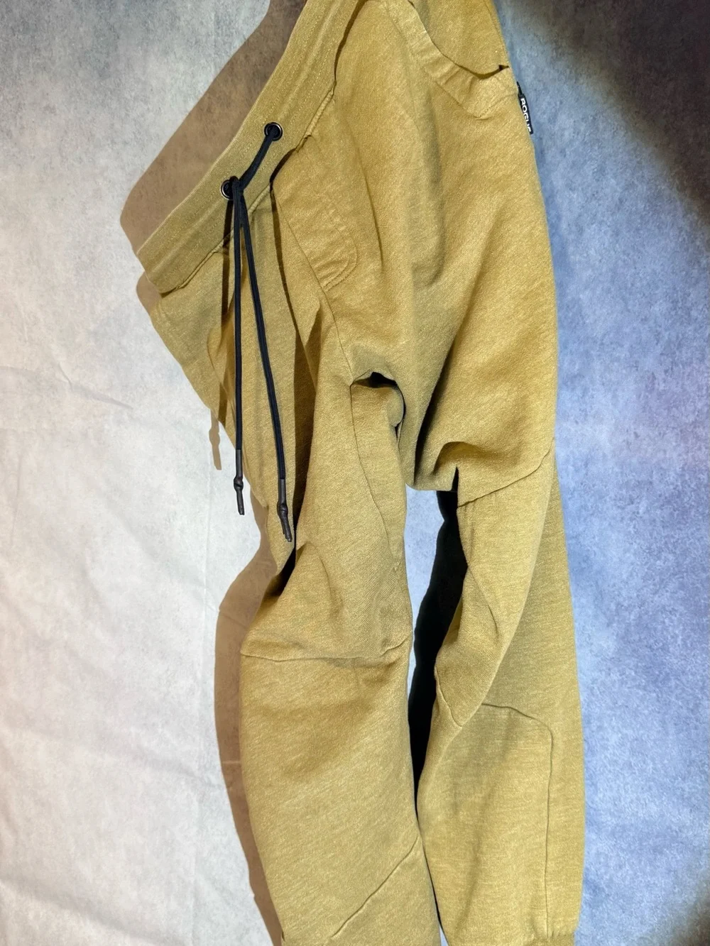 Rogue Tan Fleece-Lined Sweatpants Men’s large